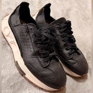 Clarks Black Leather Athletic Lace-Up Sneakers